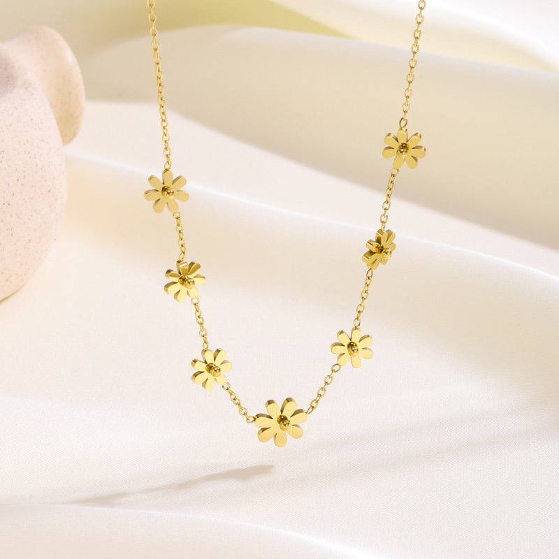 GOLDEN FLOWERS NECKLACE