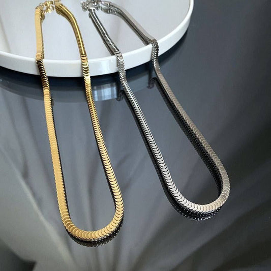 COPRA NECKLACE