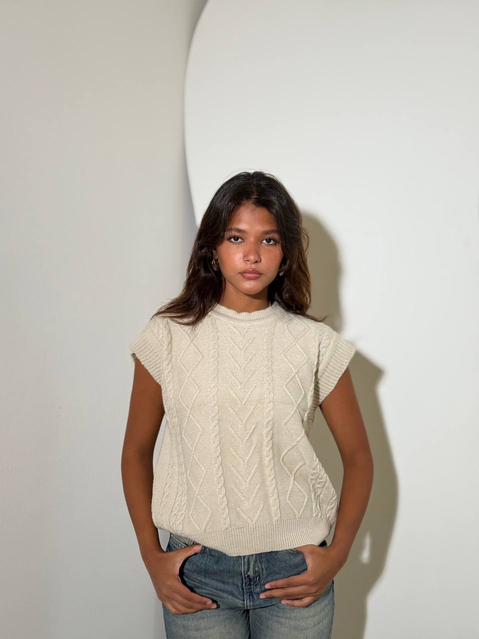 KNIT VEST