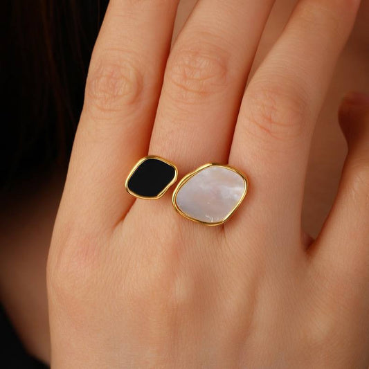 MARBLE B&W RING