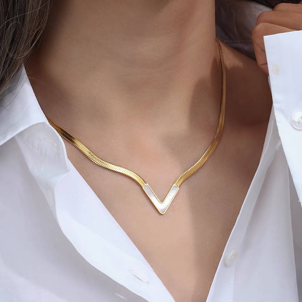 V SNAKE NECKLACE